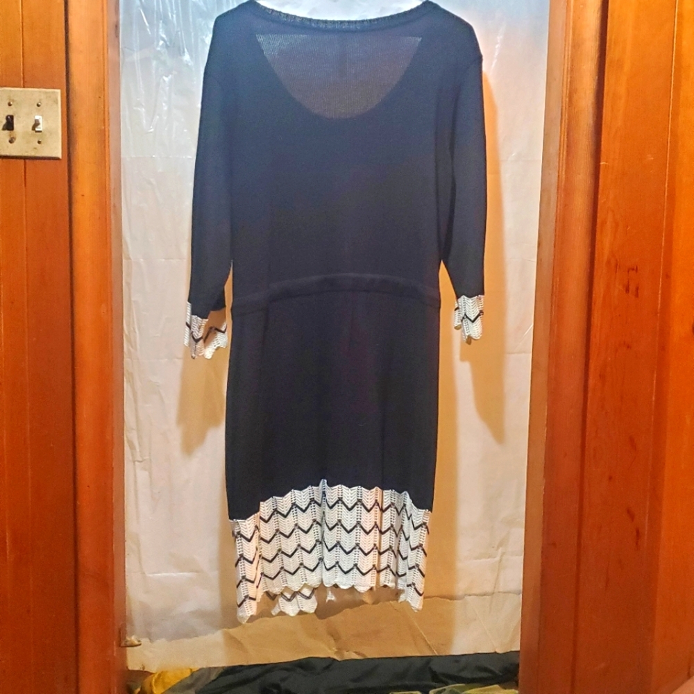 Dress - Picture 3 of 4